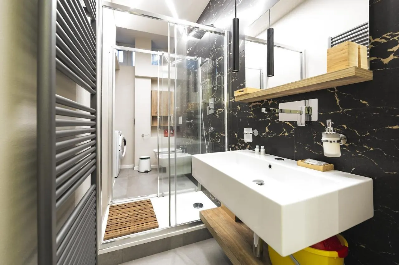 Bullona Design Flat - M5 Gerusalemme&Domodossola Milano 0*,  Italia